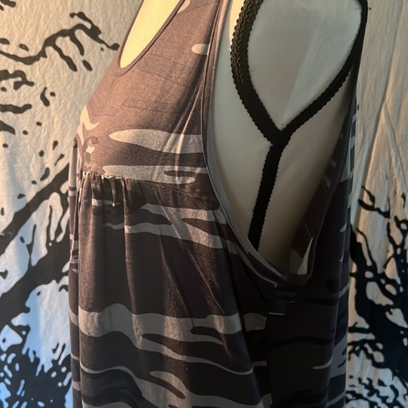 Gray camo print tank top. - Picture 3 of 4